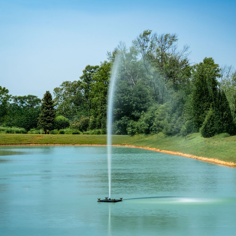 Outdoor Water Solutions Palatial Display Solar Pond Fountain With Jupiter Spray Pattern On The Water