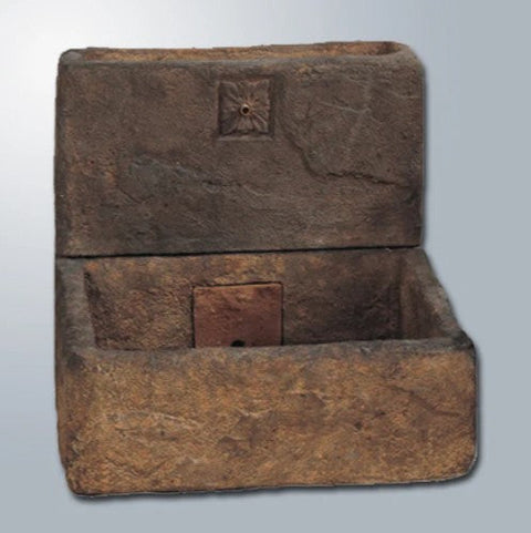 Giannini Garden Shallow English Cistern Fountain