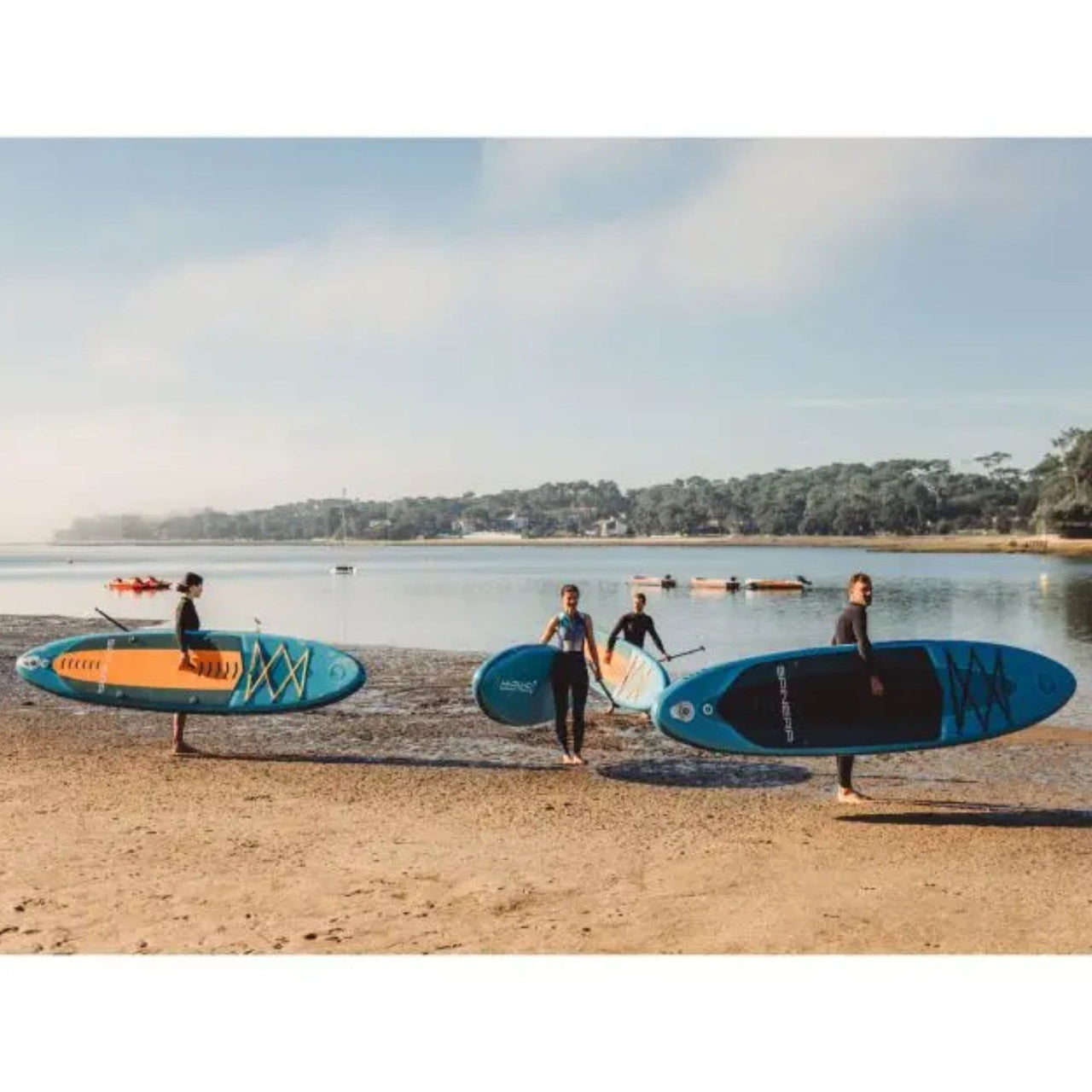 Spinera Lets Paddle 11.6 With A Group of People Ready to Paddle