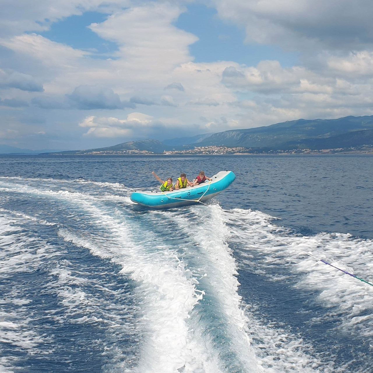 Spinera Wing 5 With Three Kids Enjoying The Ride