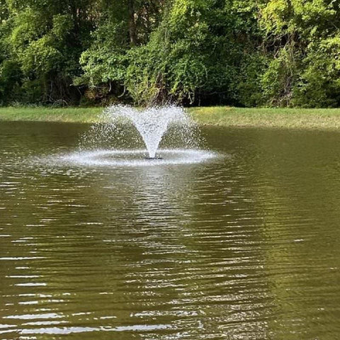 Vanguard Typhoon 3/4 HP Floating Display Aerator On Water